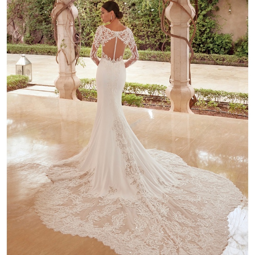 Demetrios wedding dress, new with tags size 18